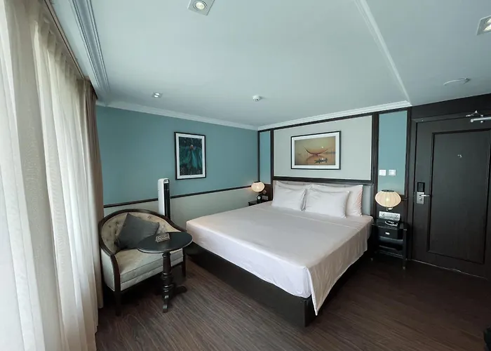 Capellacruise - Member Of Lyra Cruise Collection Hạ Long