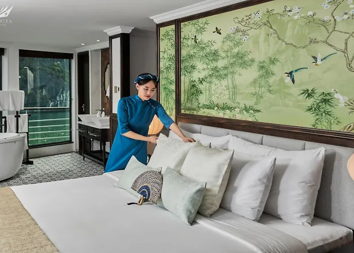 Capellacruise - Member Of Lyra Cruise Collection  Hạ Long